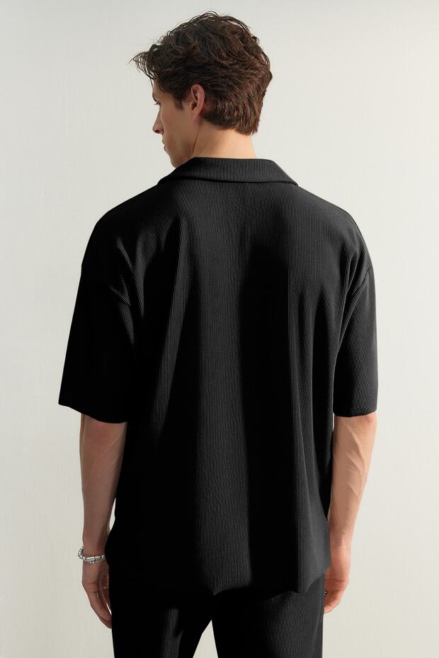 Siyah Oversize/Geniş Kesim Dokulu Kırışmaz Ottoman Polo Yaka T-Shirt TMNSS23PO00020 - 5