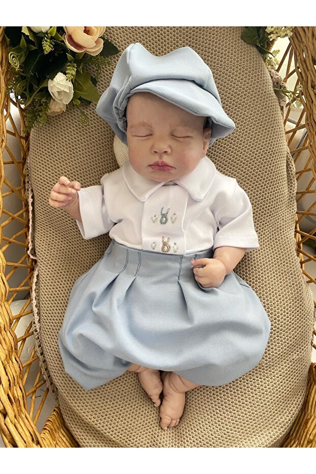 Blue Shorts Handcrafted Rabbit Detailed White Snap Bodysuit Cap Set
