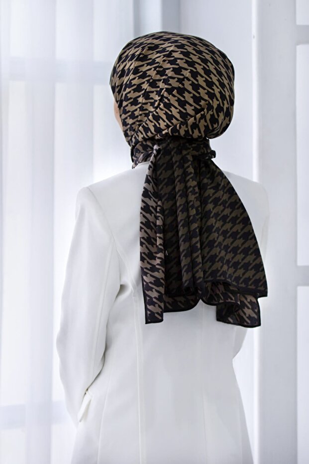Women's Luxury Medina Silk Shawl Beige-4