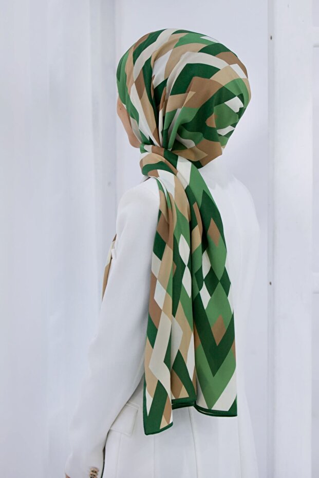 Women's Luxury Medina Silk Shawl Emerald Green