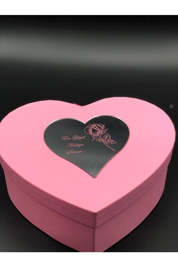 Özel Yazı Ve Çiçek Ile Hazırlanmış Kalpli Kutuda Flamingo Küre Ve Flamingo Peluş Anahtarlık - 2