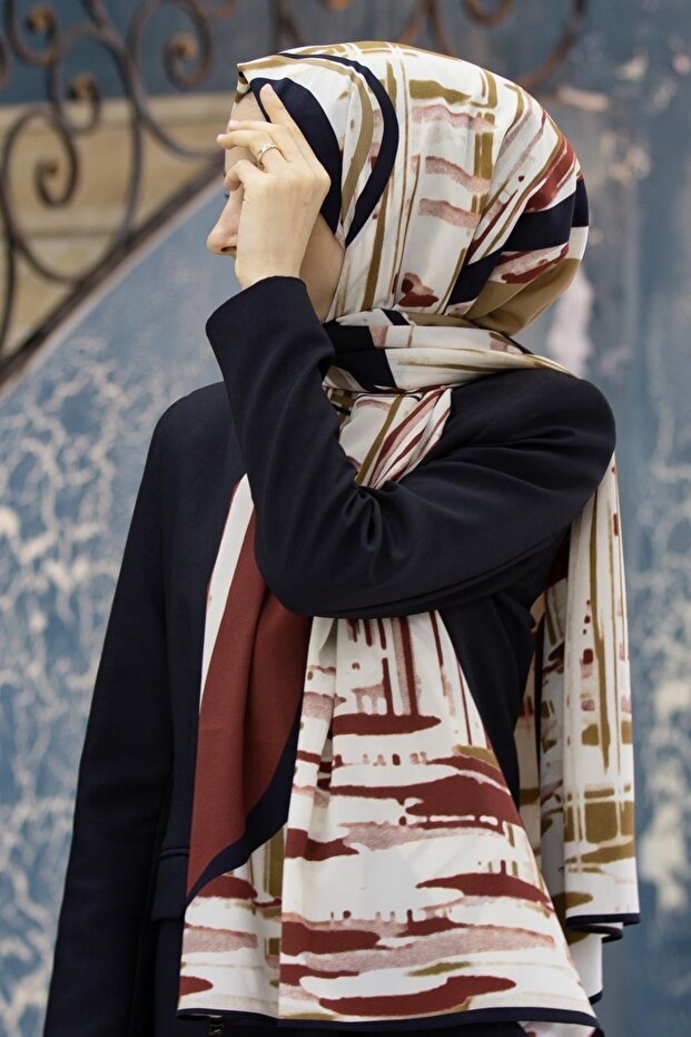 Women's Luxury Medina Silk Shawl Claret Red-1