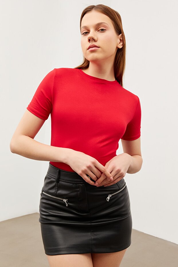 Women's Red Crew Neck Short Sleeve Blouse