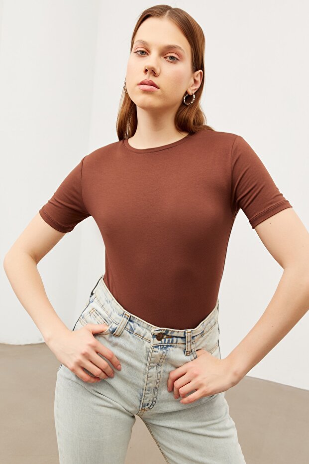 Women's Bitter Brown Crew Neck Short Sleeve Blouse