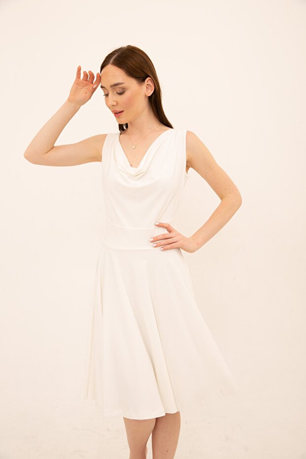 Ecru Degaje Yaka Kloş Elbise - 4