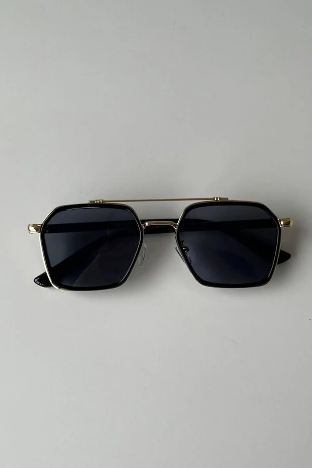 نظارات سيري الذهبية السوداء