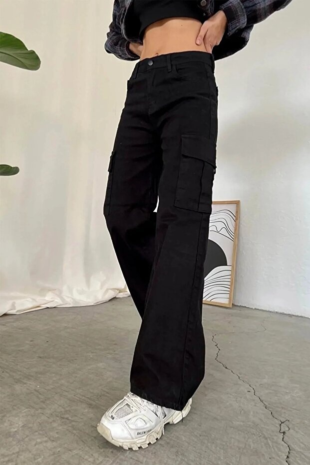 Catherine Black Cargo Loose Back Pocketless Lycra Super High Waist Jean Trousers