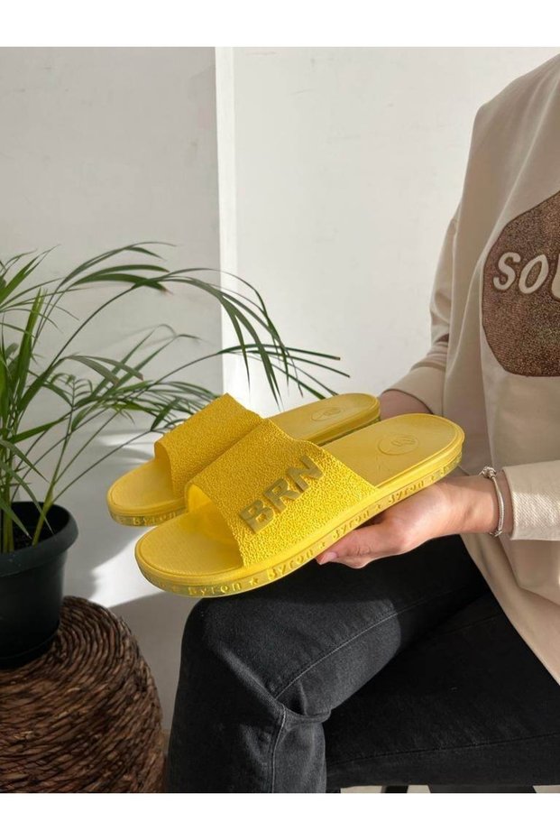 Unisex Anatomical Non-Slip Sole Bathroom Pool WC Daily Slippers Brn