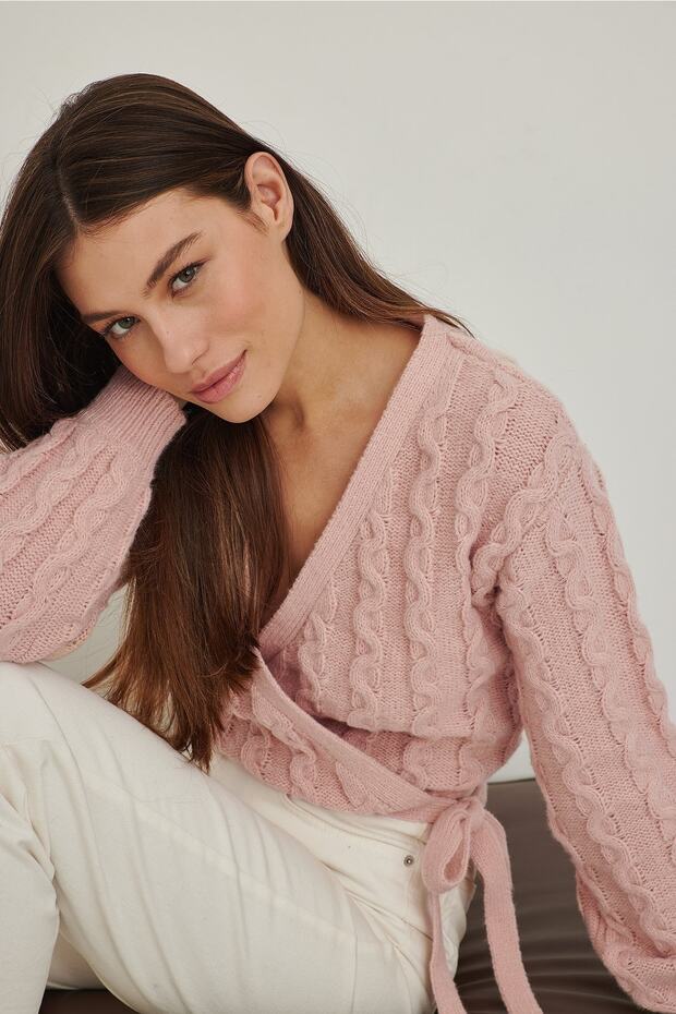 Strickjacke mit Wickeldesign und Krawatte - 1