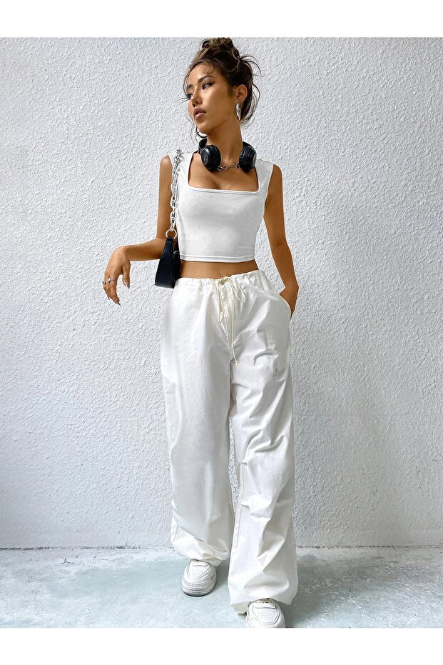 Kadın Beyaz Kare Yaka Kalınlaşan Omuz Detaylı Crop Top Bluz - 7