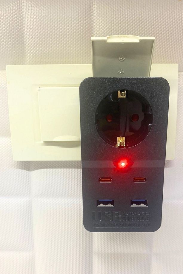 ® Isıya Dayanıklı Termal Akım Korumalı 1 Priz Girişli 2 Usb Girişli 2 Type-c Girişli Pirz - 2