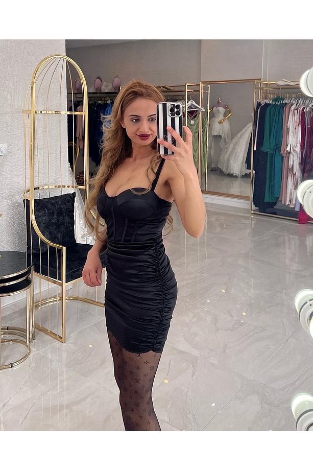 Gögüs Cuplu Yandan Büzgülü Mini Elbise - 4