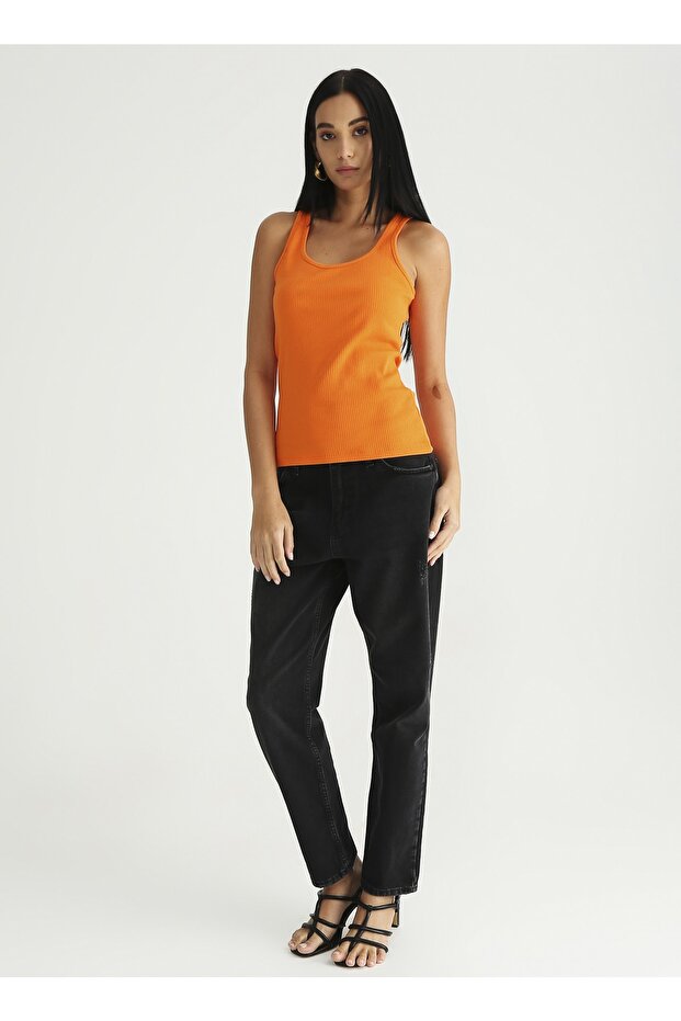 Turuncu Kadın Atlet - 2