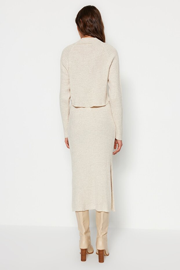Beżowy dzianinowy krótki top i ołówkowa spódnica - Twoaw23Au00170 - 4