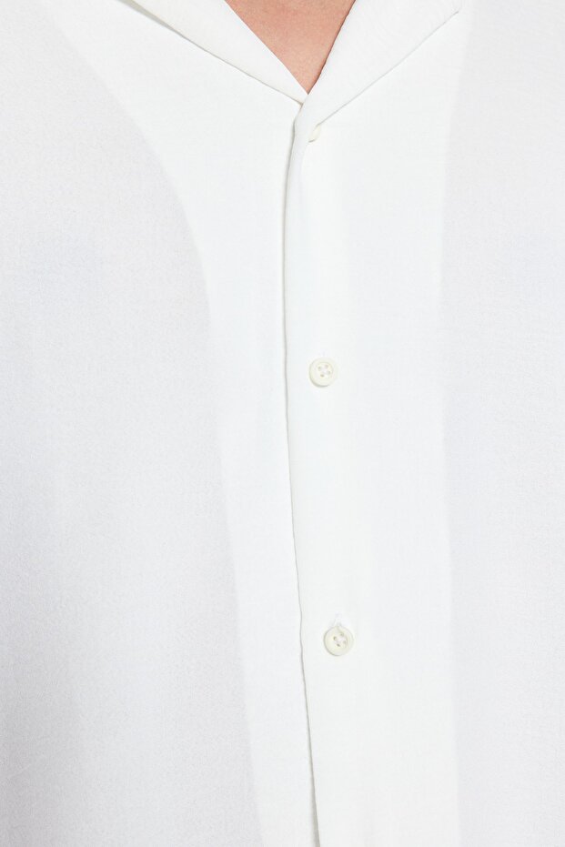 Beyaz Oversize Fit Apaş Yaka Yazlık Keten Görünümlü Gömlek TMNSS23GO00053 - 6