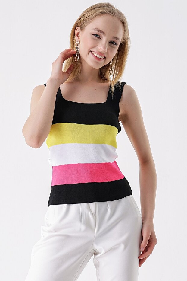 بلوزة مخططة ملونة برقبة مربعة - 1