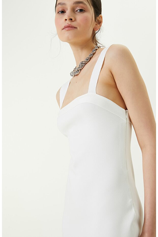 Askılı Midi Boy Beyaz Elbise - 4