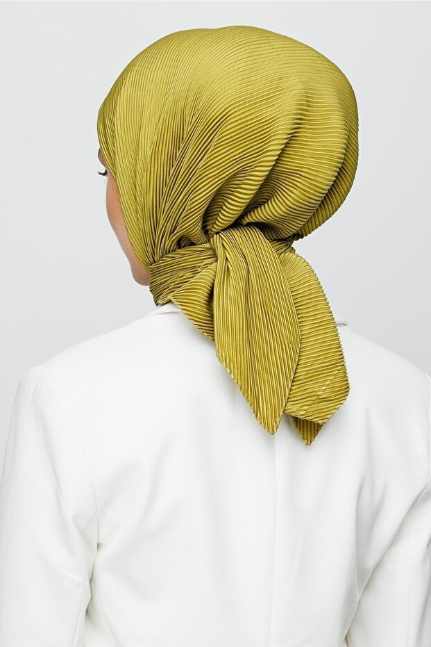 وشاح مطوي باللون الأخضر الزيتوني - 4