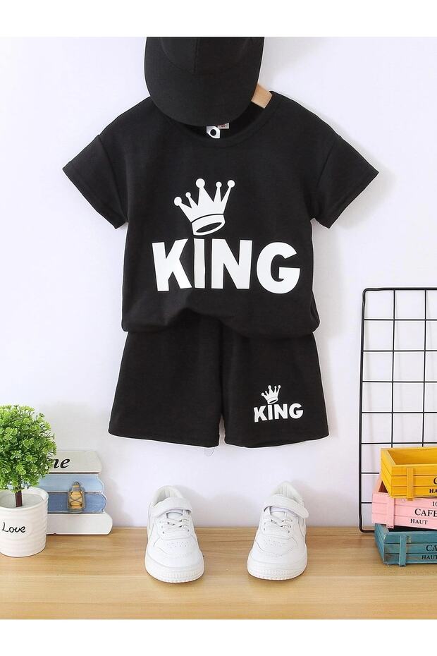 طقم تي شيرت وشورت منقوش من Big King للأولاد