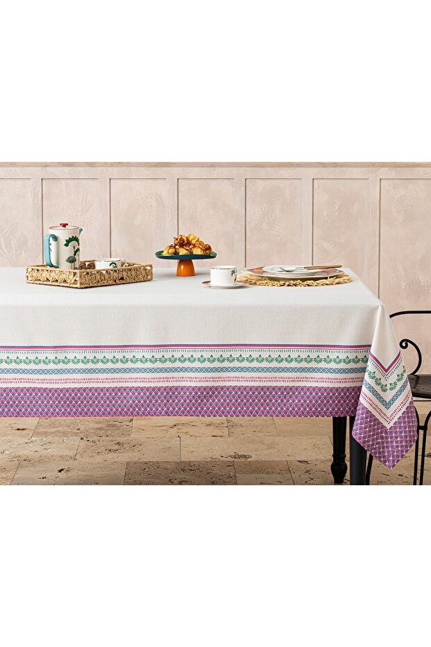 مفرش طاولة كريمي مقاس 150x200 سم من Exotic Shine