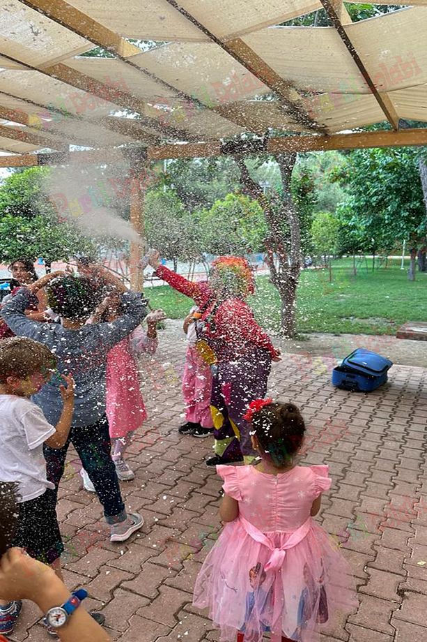 2 Adet Kar Köpüğü Spreyi, Eriyen , Yılbaşı Parti Köpük Kar Yapar Kına Gecesi, Düğün, Bride To Be - 3