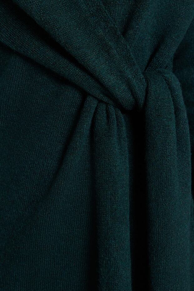 Sukienka dzianinowa midi w kolorze szmaragdowej zieleni - miękka faktura, kołnierz dwurzędowy, wiązanie Twoaw21El0260 - 5