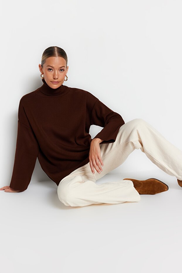 Brauner Basic-Strickpullover mit weitem Schnitt TWOAW23KZ00206 - 3