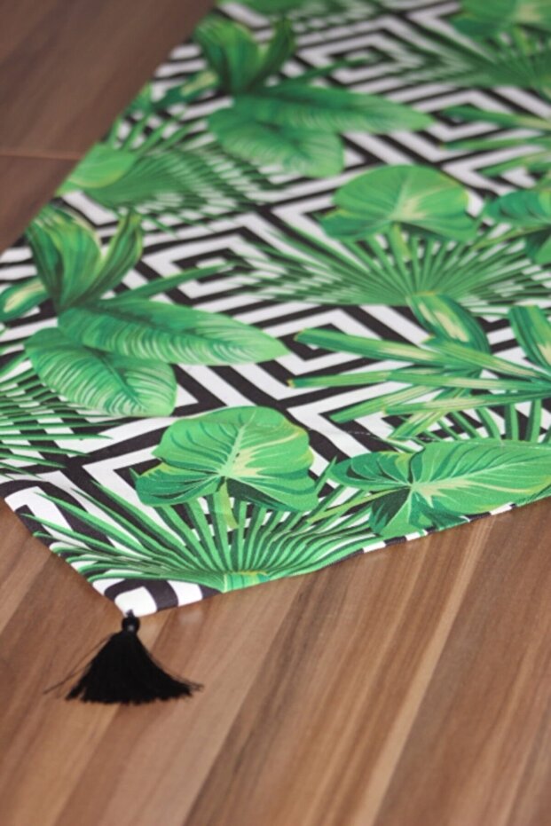 عداء ذو حافة مثلثة منقوشة بأوراق متعرجة - 2