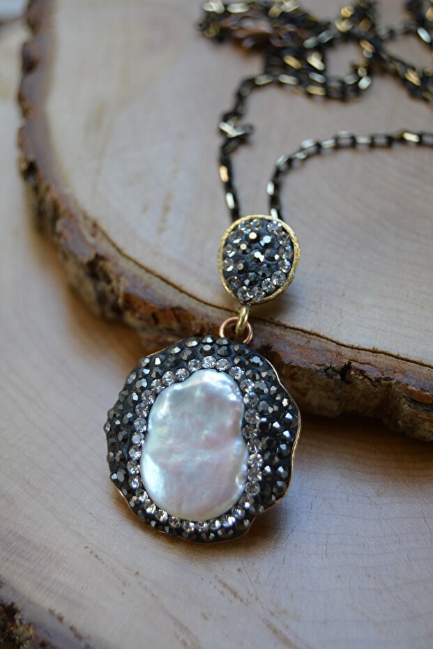 Gum Pearl Handmade Necklace- Modest- Design