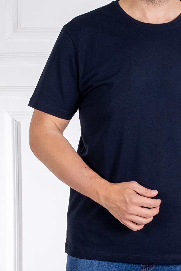 تي شيرت ذو رقبة مستديرة ونمط كلاسيكي باللون الأزرق الداكن - 6