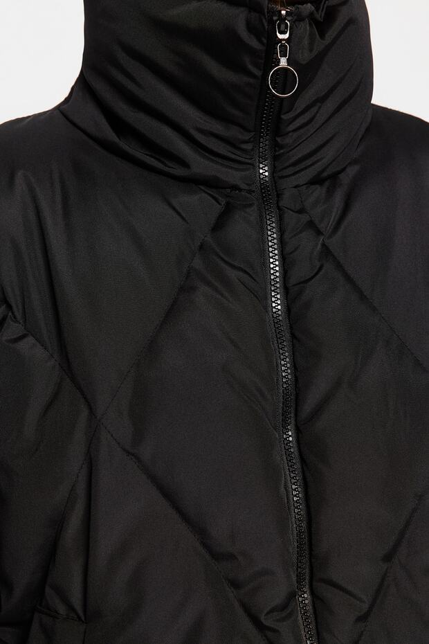 Siyah Oversize Kalıp Su İtici Şişme Kapitone Mont TWOAW24MO00146 - 3