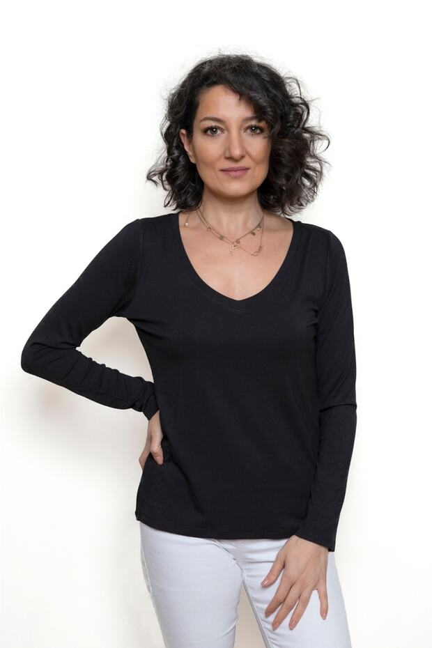 Uzunkol V Yaka Basıc Siyah Tişört - 1