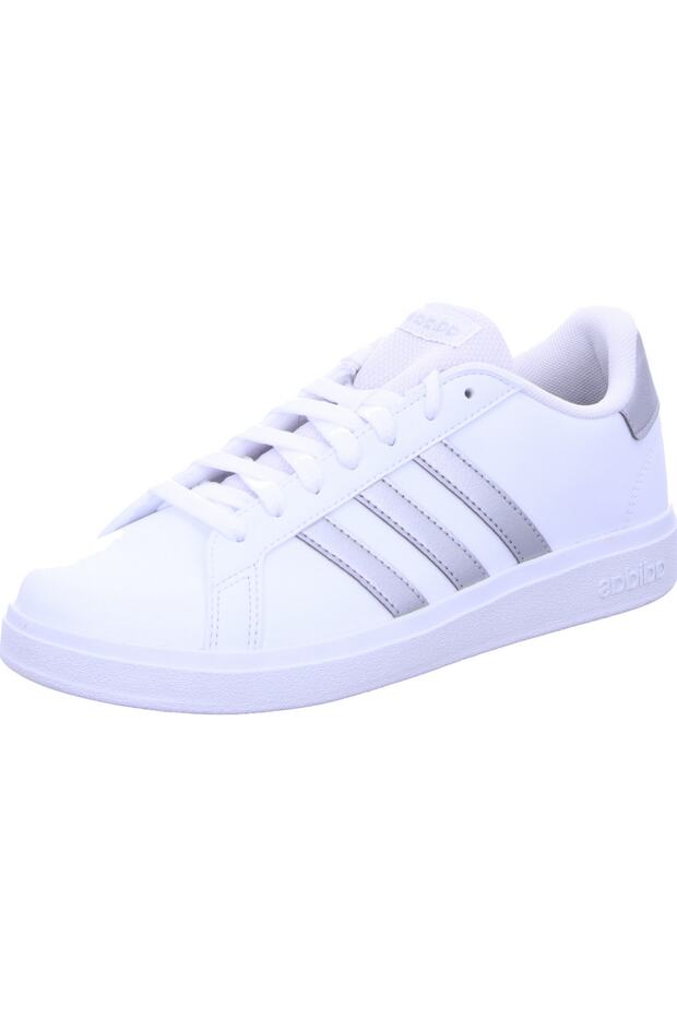 Adidași - 1