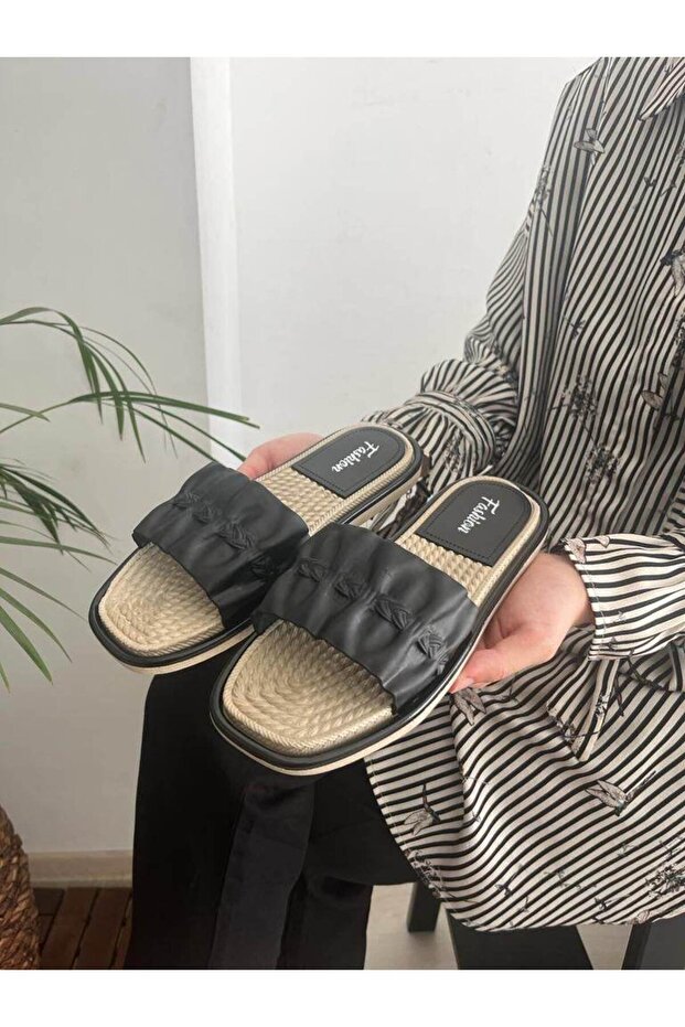 Not Affected by Water Plastic Straw Slippers Non-Slip Sole Beach Pool Coast Bathroom Balcony Slippers