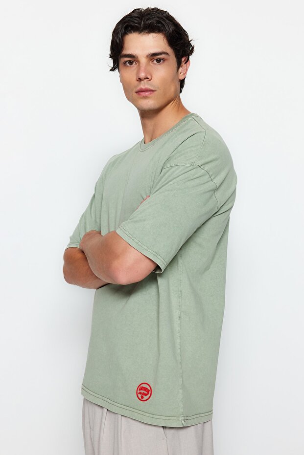 Yeşil Oversize/Geniş Kesim Soluk Efekt %100 Pamuk Kalın T-Shirt TMNSS23TS00153 - 3