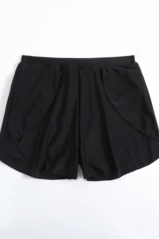 Kadın Siyah Yırtmaçlı Etek Görünümlü Şık Deniz Şortu - 5