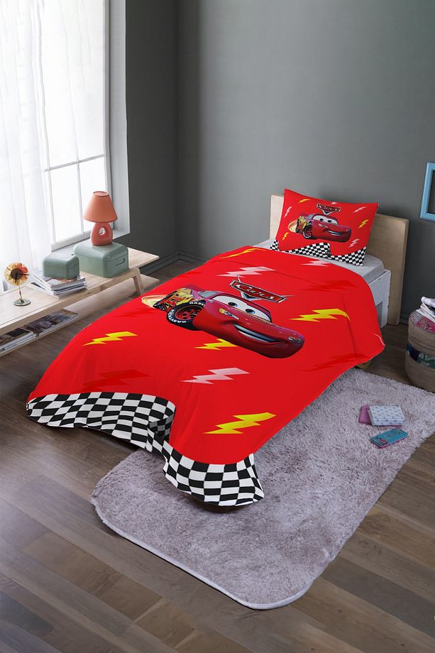 Yarışçı Kırmızı Mcqueen Desenli Tek Kişilik Pike Takımı Ve Yatak Örtüsü - 2