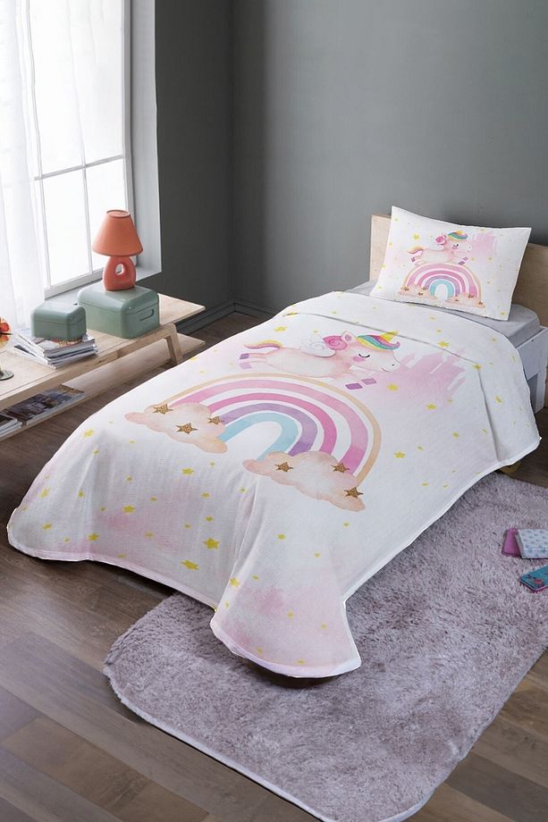 Gökkuşağında Uçan Unicorn Desenli Tek Kişilik Pike Takımı Ve Yatak Örtüsü - 1