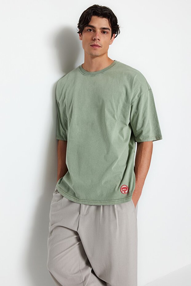 Yeşil Oversize/Geniş Kesim Soluk Efekt %100 Pamuk Kalın T-Shirt TMNSS23TS00153 - 1
