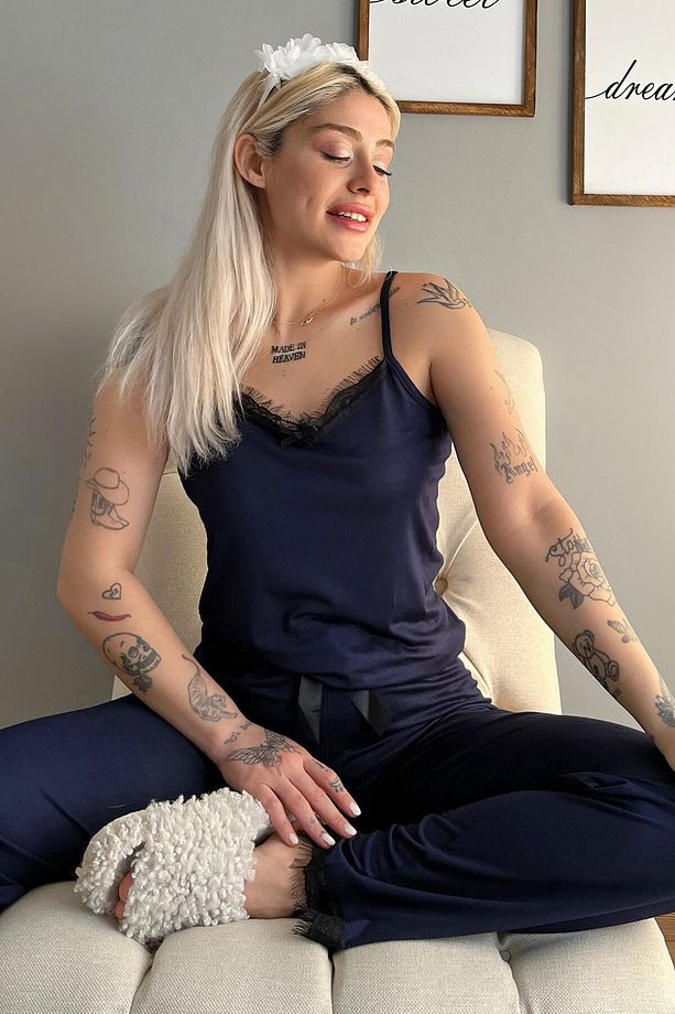 Kadın Lacivert Dantelli Ip Askılı Örme Pijama Takımı - 1
