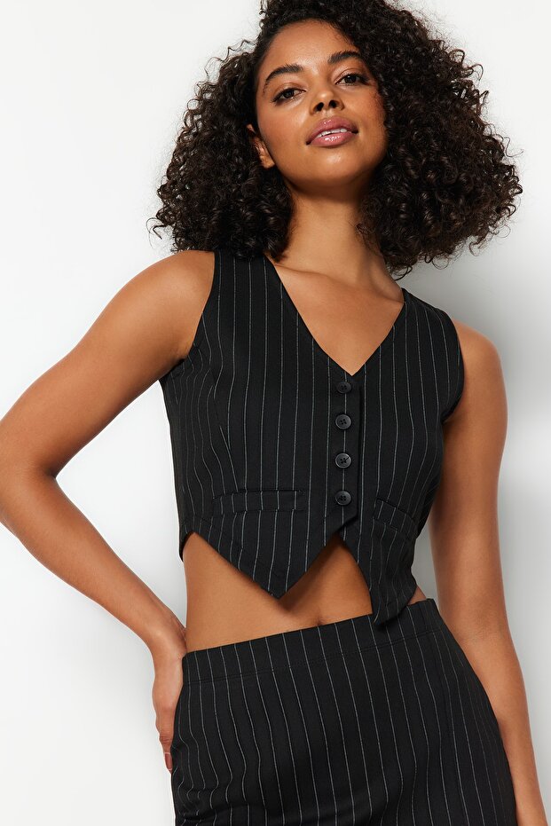 Siyah Regular Düğme Detaylı Çizgili Crop Yelek TWOSS23YE00037 - 2