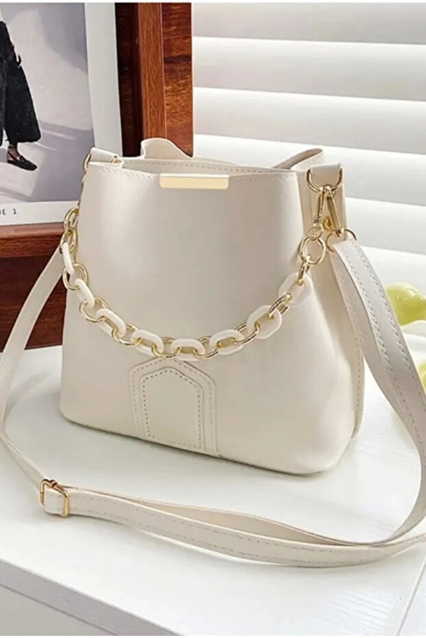 Women's Chain-Accented Soft Leather 3-Compartment Hand and Shoulder Bag