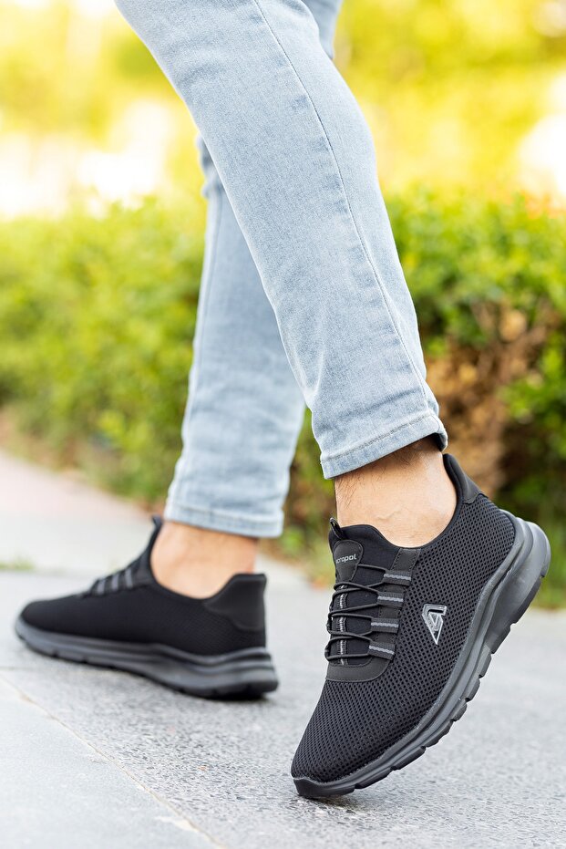 Men's Black Casual Comfortable Lace-Up Sports Shoes Mesh Anti-Sweat High Sole Sneaker