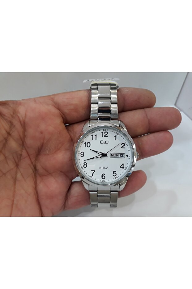 C32a-004py, with calendar, 5 Atm Waterproof, Silver Color Stainless Steel Bracelet Men's Wristwatch