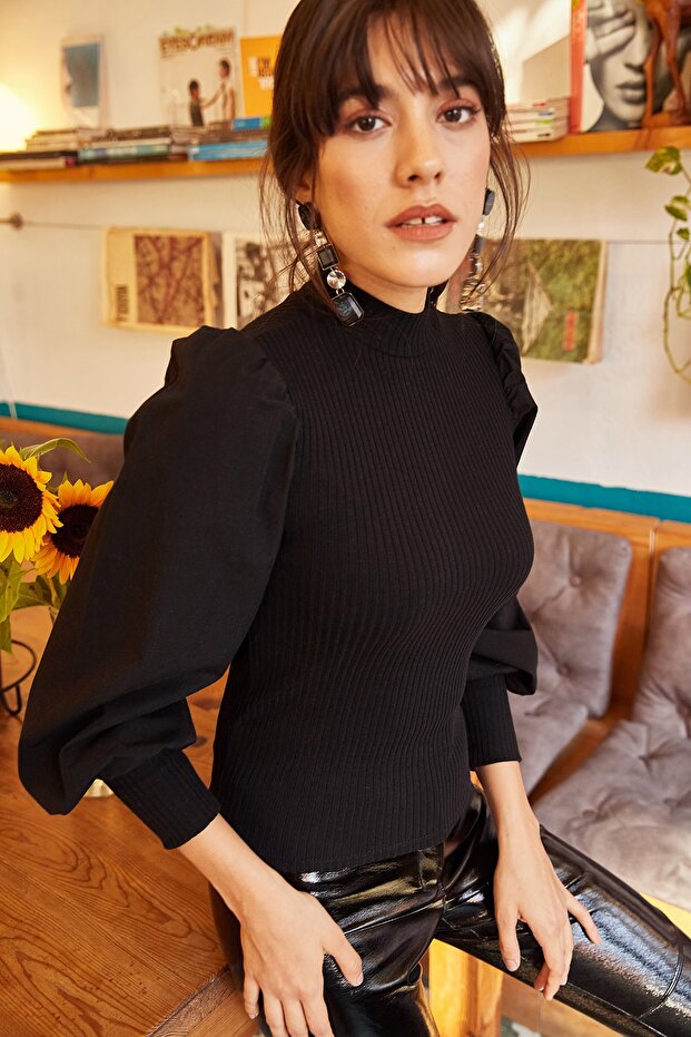 Damska czarna bluzka z rękawami balonowymi BLZ-19000705 - 3