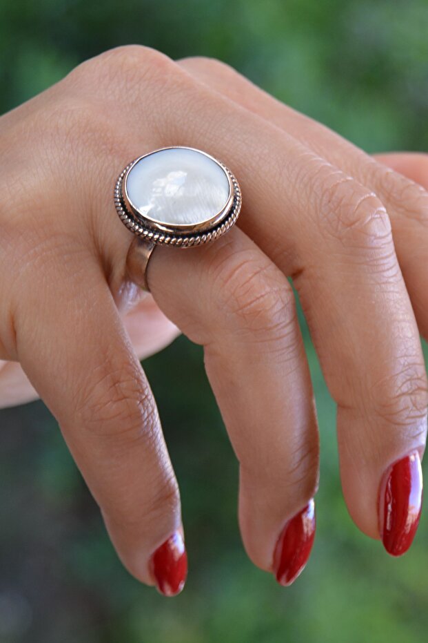 Handmade Mother of Pearl Natural Stone Adjustable Women's Ring