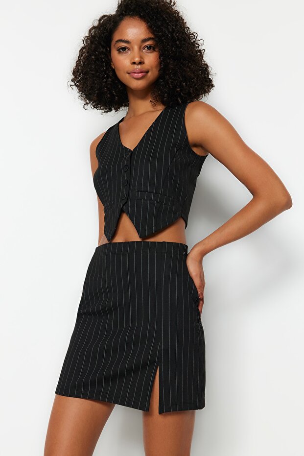 Siyah Regular Düğme Detaylı Çizgili Crop Yelek TWOSS23YE00037 - 1