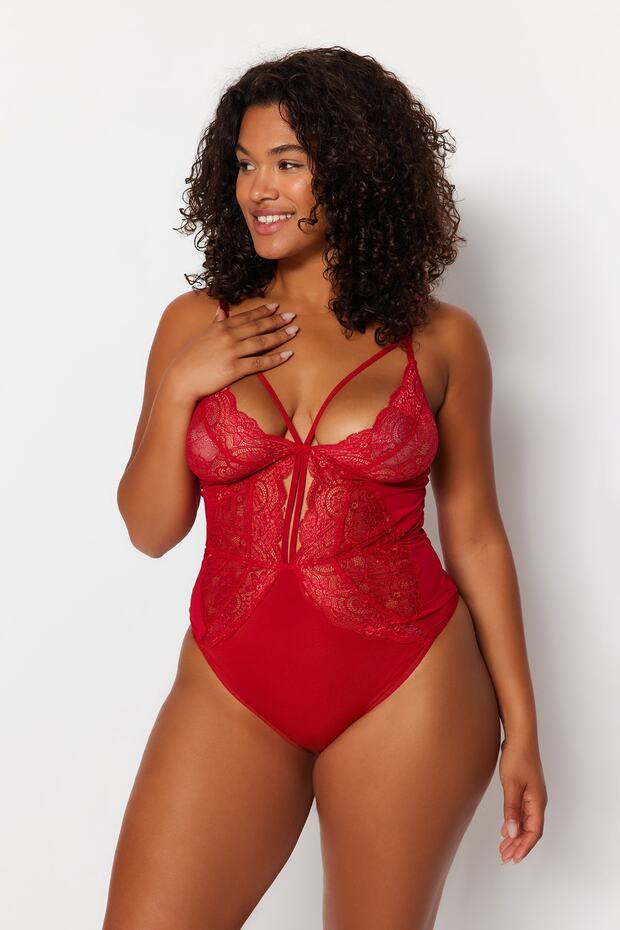 Kırmızı Biyeli Micro Esnek Örme Dantel Detaylı Büyük Beden Bodysuit TBBSS23CS00000 - 4
