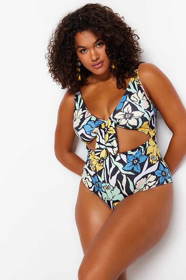 Nagy méretű, többszínű virágmintás V kivágott fürdőruha - nyakkendővel ellátott részletekkel TBBSS23AM00008 - 4