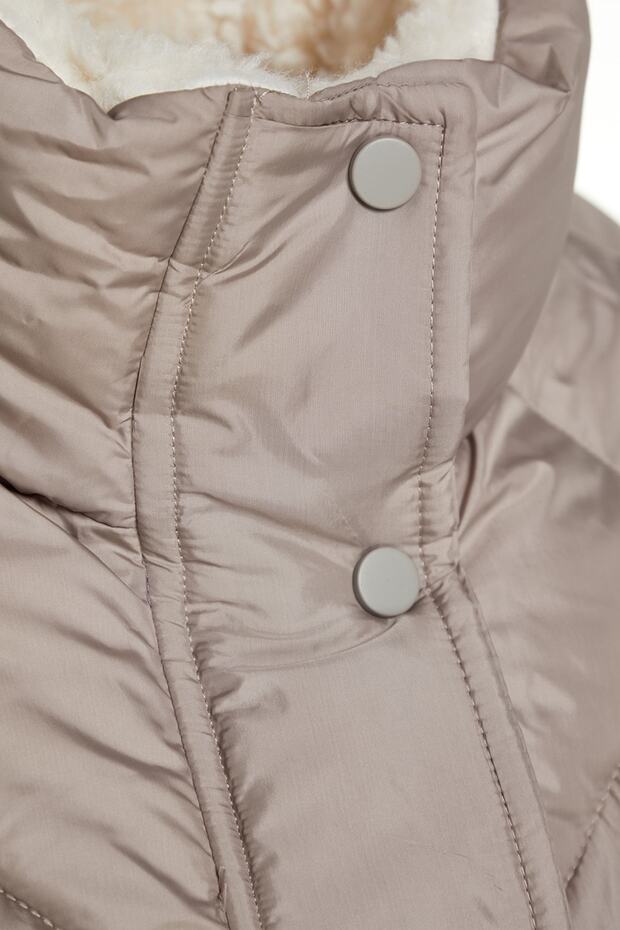 Vizon Oversize Kalıp Peluş Yaka Detaylı Su İtici Şişme Mont TWOAW24MO00008 - 7